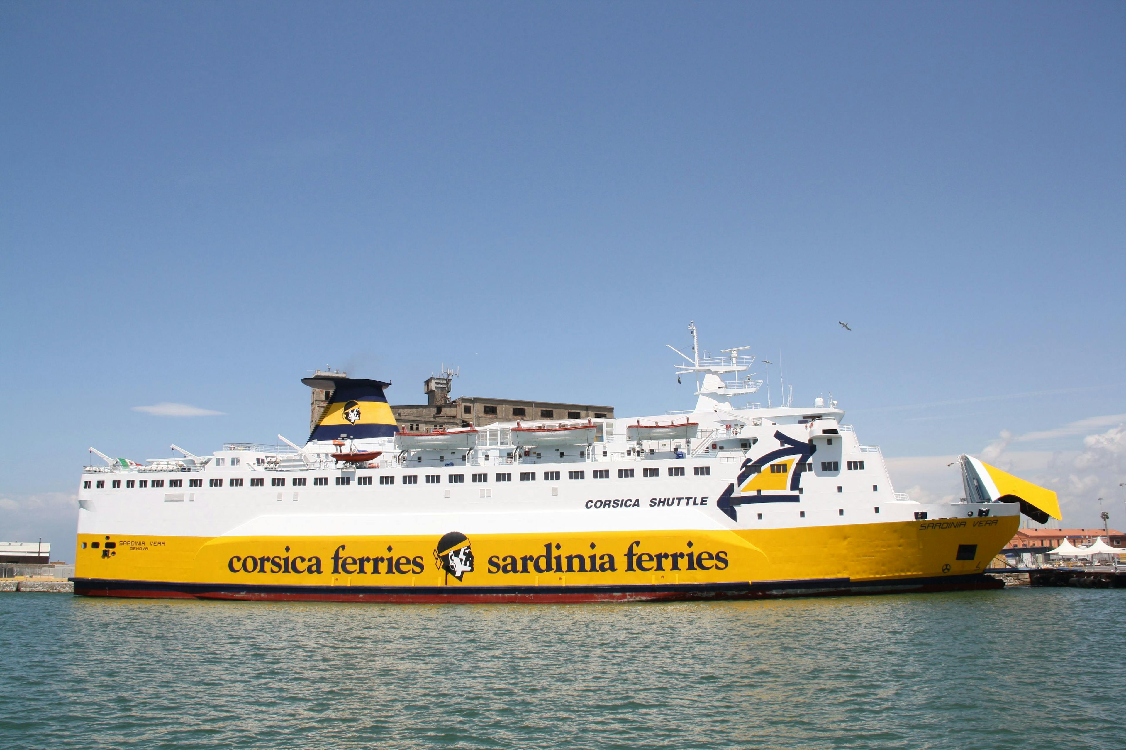 Ferry Golfo Aranci Niza