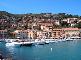 Imagen de la terminal de ferrys de Porto Santo Stefano
