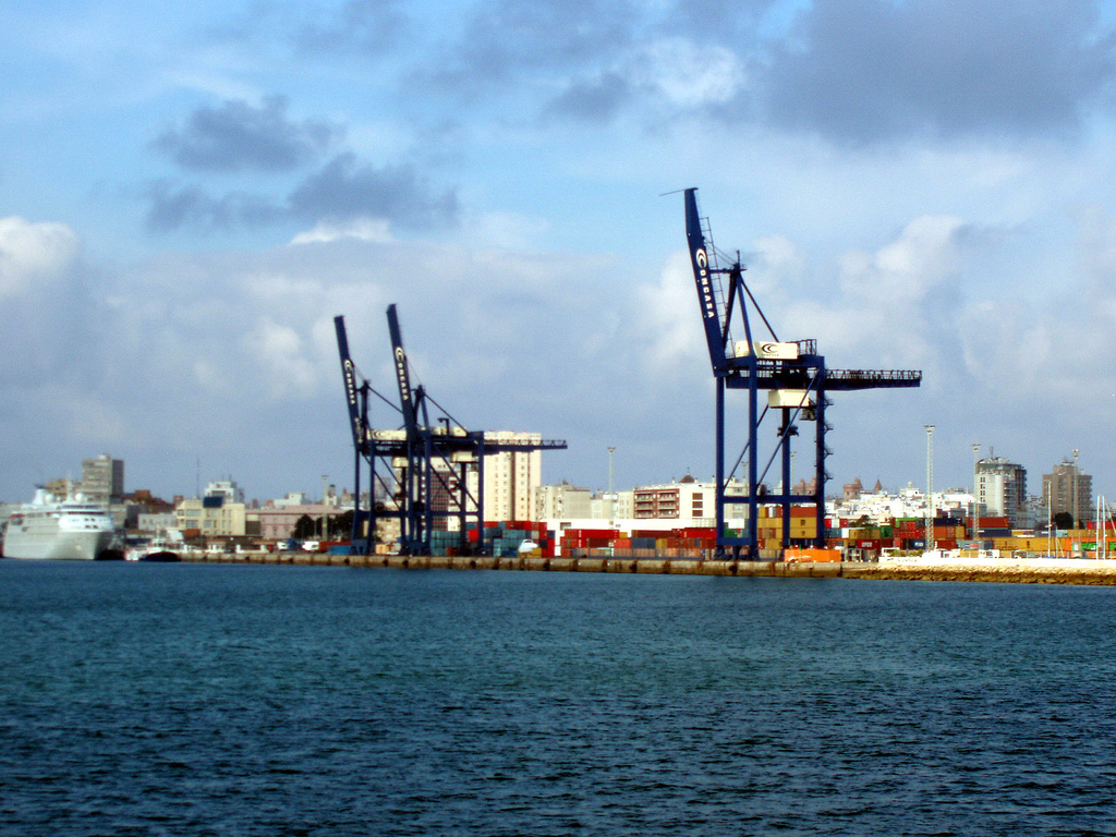 Imagen de la terminal de ferrys de Cádiz