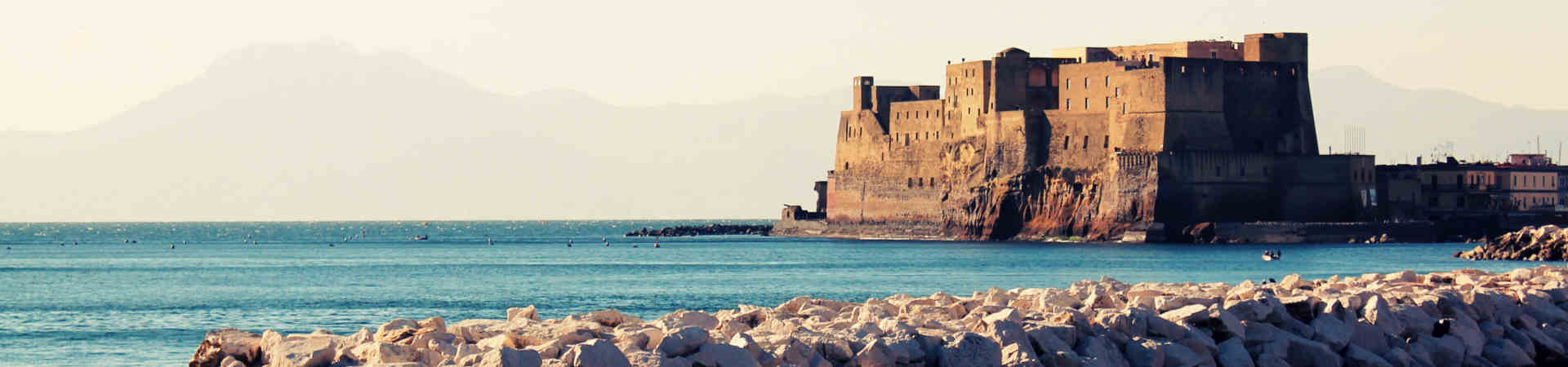 Imagen recurso del puerto de destino Nápoles para la ruta en ferry Palermo - Nápoles
